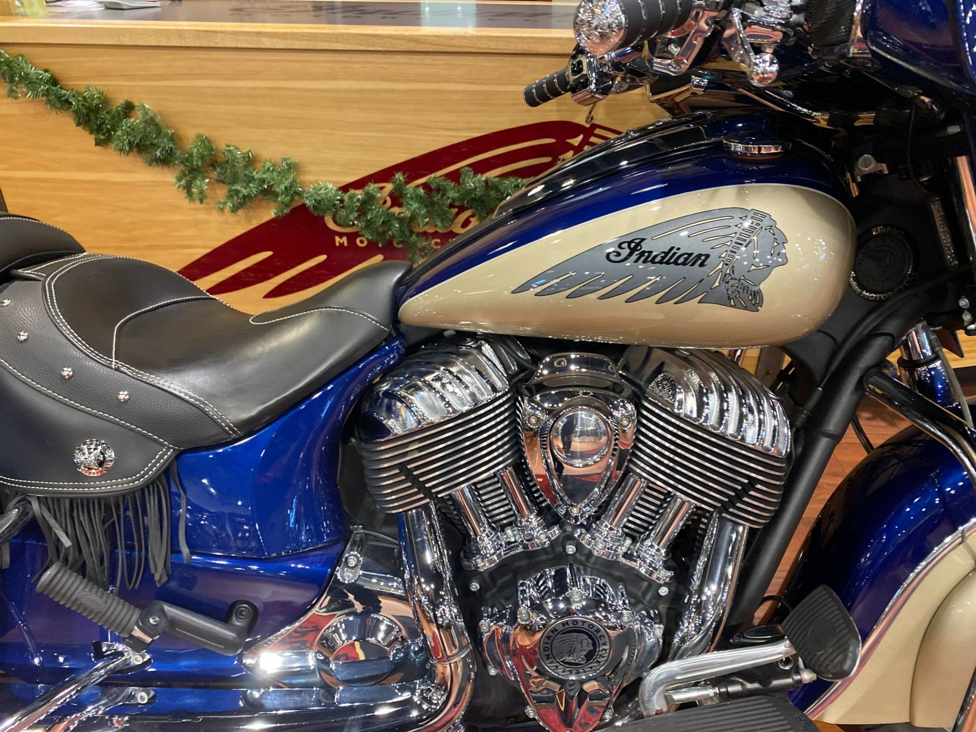 2020 Indian Chieftain® Classic in Elkhart, Indiana - Photo 6