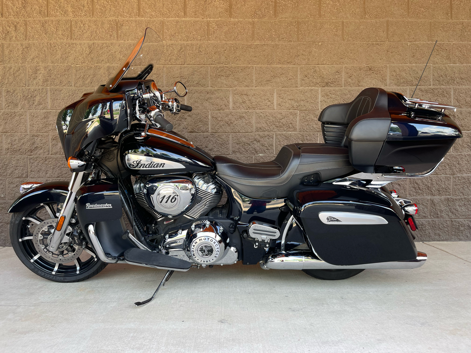 2022 Indian Motorcycle Roadmaster® Limited in Elkhart, Indiana - Photo 2