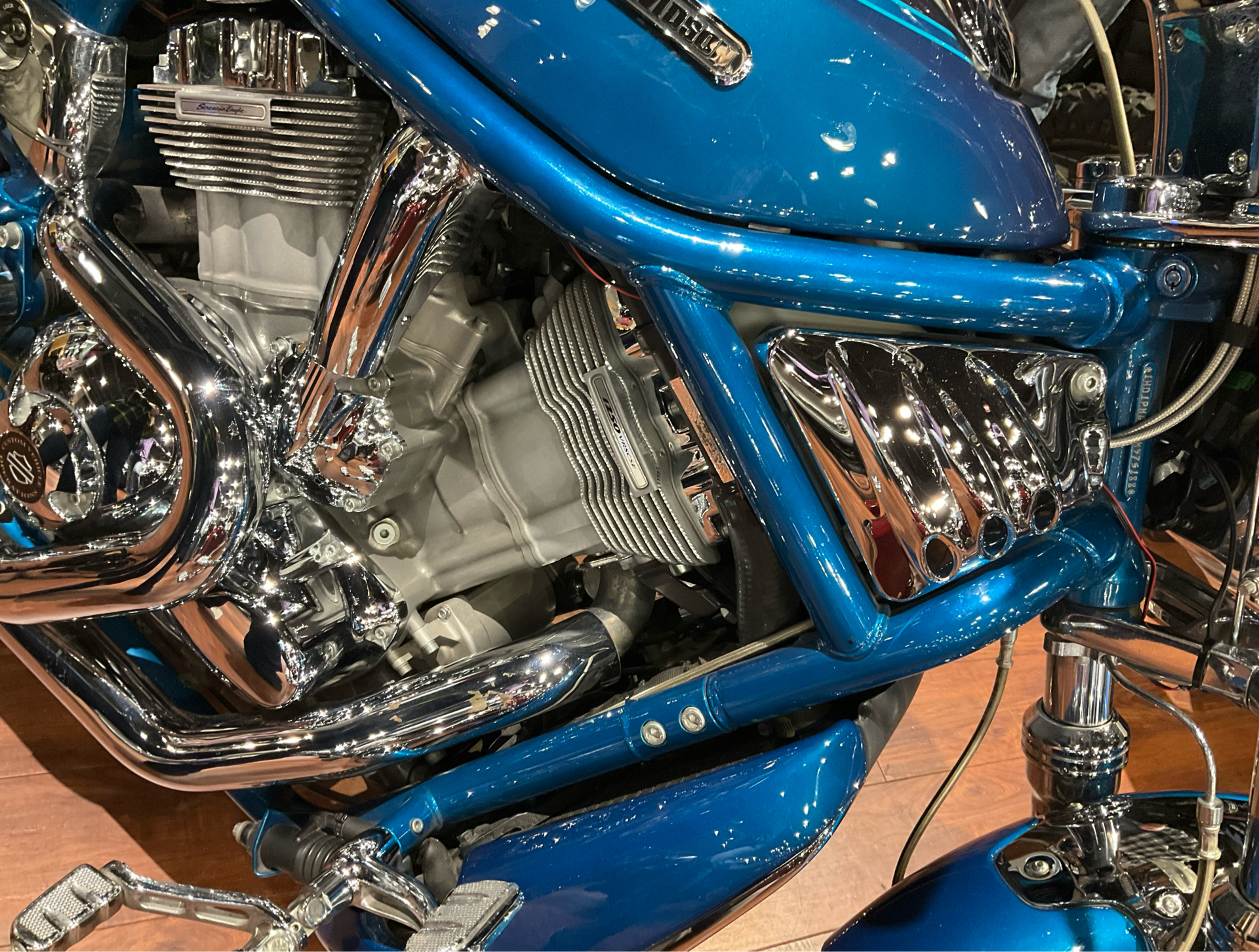 2005 Harley-Davidson VRSCSE Screamin’ Eagle® V-Rod® in Elkhart, Indiana - Photo 7