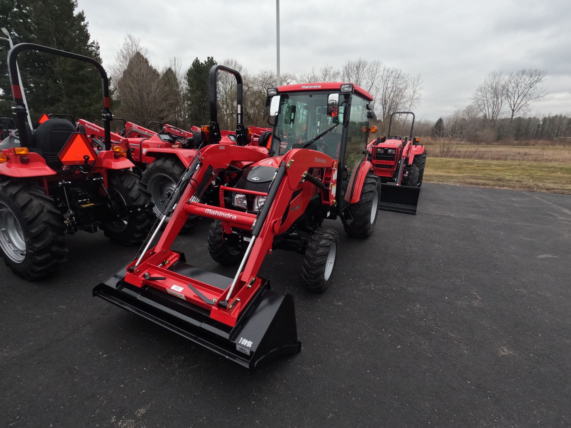 2024 Mahindra 1640 HST CAB in Williamson, New York - Photo 1