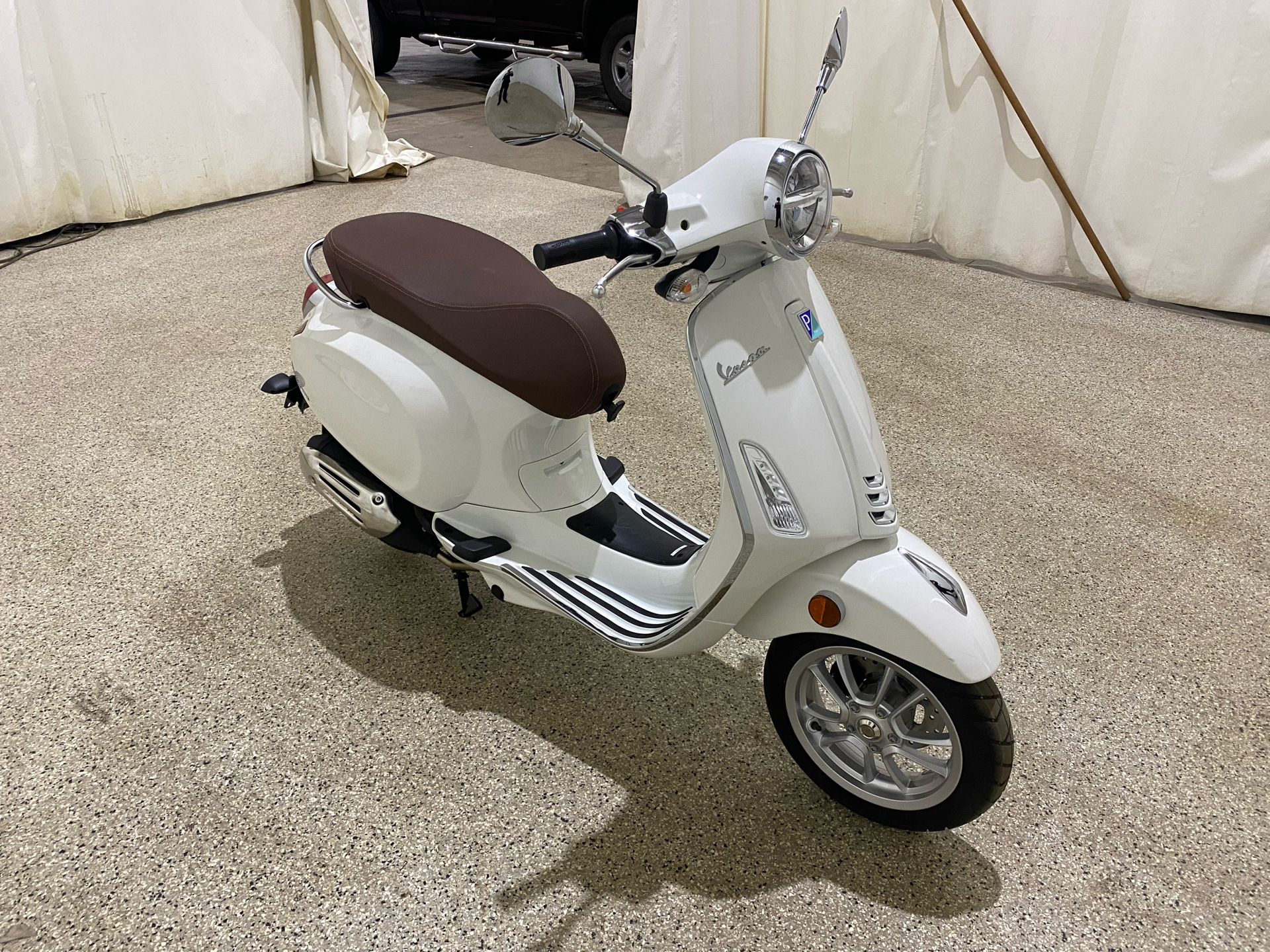 2023 Vespa Primavera 50 in Williamson, New York - Photo 2