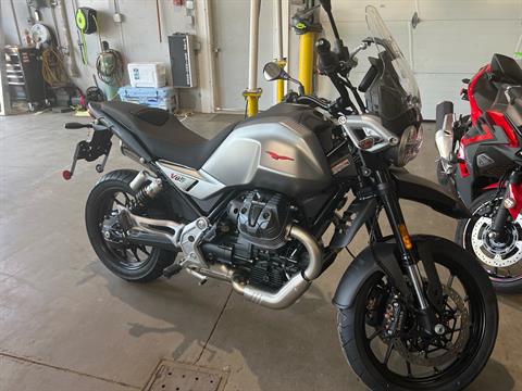 2025 Moto Guzzi V85 Strada in Williamson, New York - Photo 2