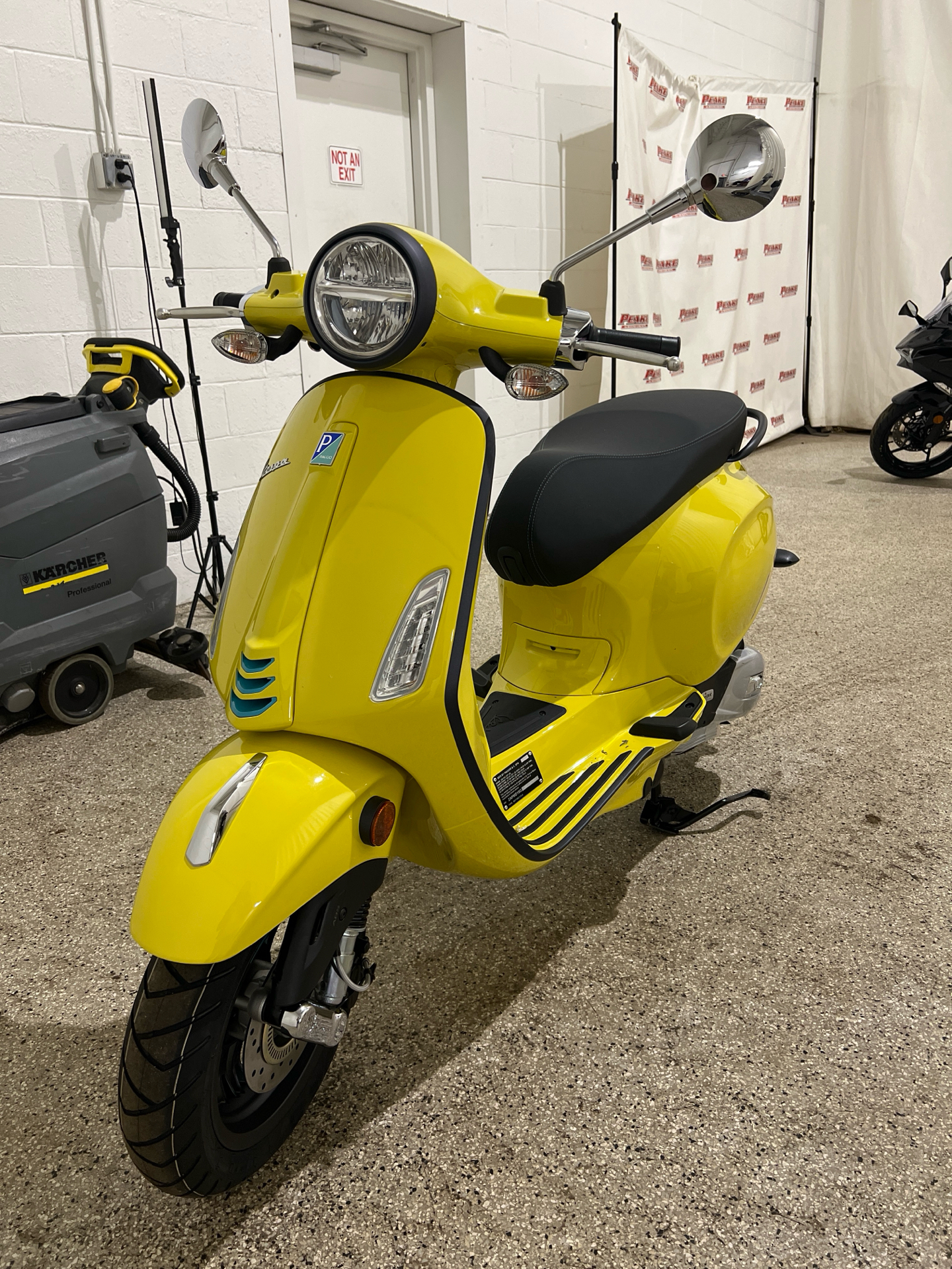 2024 Vespa Primavera 150 S in Williamson, New York - Photo 2