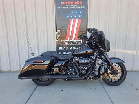 2018 Harley-Davidson Street Glide® Special in Clarksville, Tennessee - Photo 1
