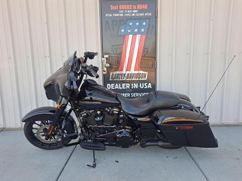 2018 Harley-Davidson Street Glide® Special in Clarksville, Tennessee - Photo 2