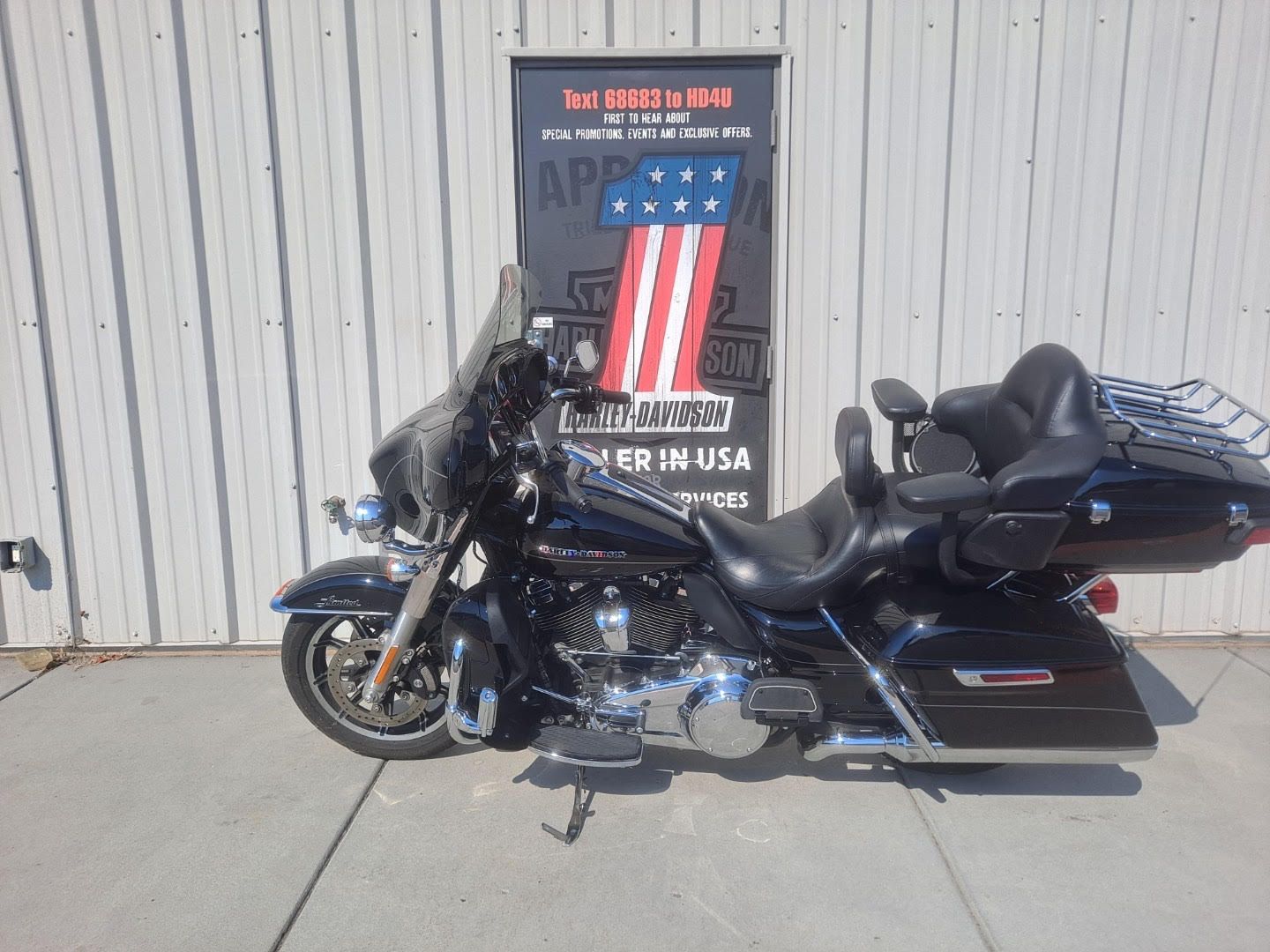 2017 Harley-Davidson Ultra Limited in Clarksville, Tennessee - Photo 2