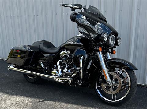 2015 Harley-Davidson Street Glide® Special in Clarksville, Tennessee - Photo 2