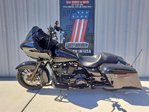 2018 Harley-Davidson Road Glide® Special in Clarksville, Tennessee - Photo 2