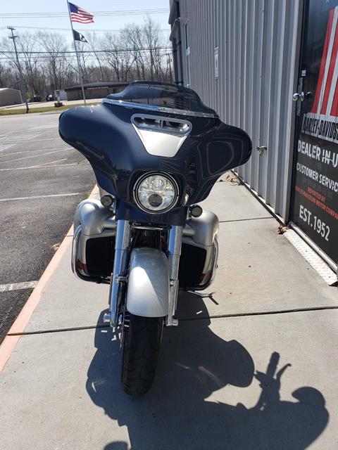 2019 Harley-Davidson CVO™ Street Glide® in Clarksville, Tennessee - Photo 3