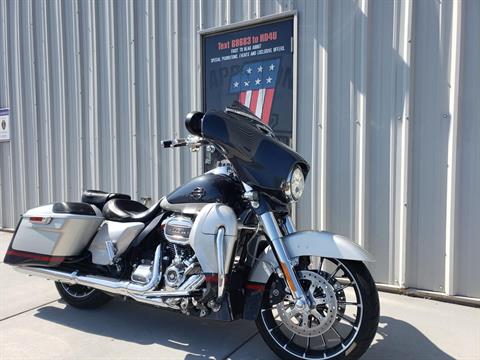 2019 Harley-Davidson CVO™ Street Glide® in Clarksville, Tennessee - Photo 4