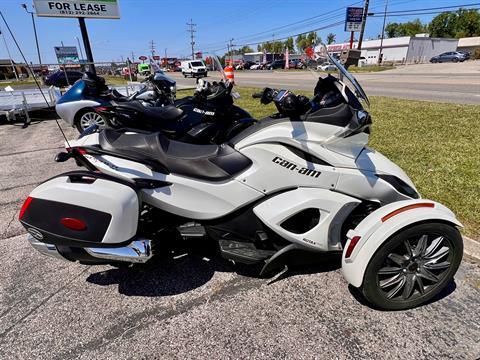 2013 Can-Am Spyder® ST-S SE5 in Madison, Indiana - Photo 1