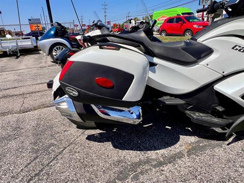 2013 Can-Am Spyder® ST-S SE5 in Madison, Indiana - Photo 3