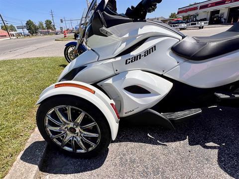 2013 Can-Am Spyder® ST-S SE5 in Madison, Indiana - Photo 6