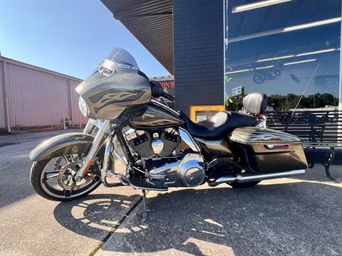 2016 Harley-Davidson Street Glide® Special in Madison, Indiana - Photo 6