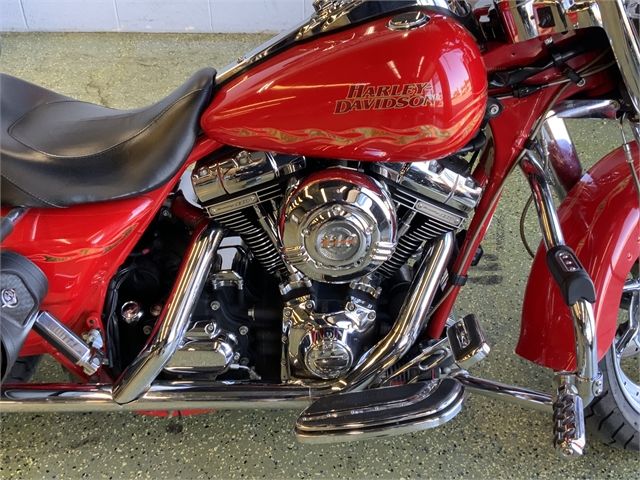 2007 Harley-Davidson CVO™ Screamin' Eagle® Road King® in Madison, Indiana - Photo 6