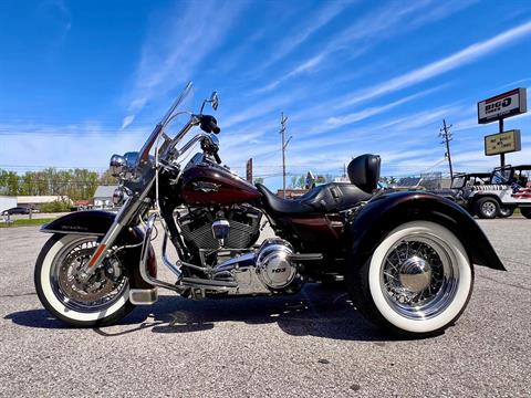 2011 Harley-Davidson Road King® Classic in Madison, Indiana - Photo 5