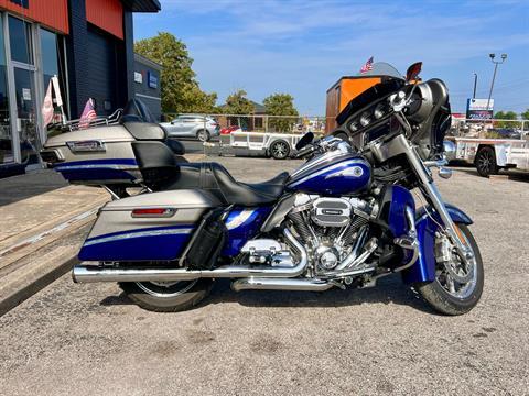 2016 Harley-Davidson CVO™ Limited in Madison, Indiana - Photo 1