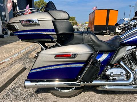 2016 Harley-Davidson CVO™ Limited in Madison, Indiana - Photo 2