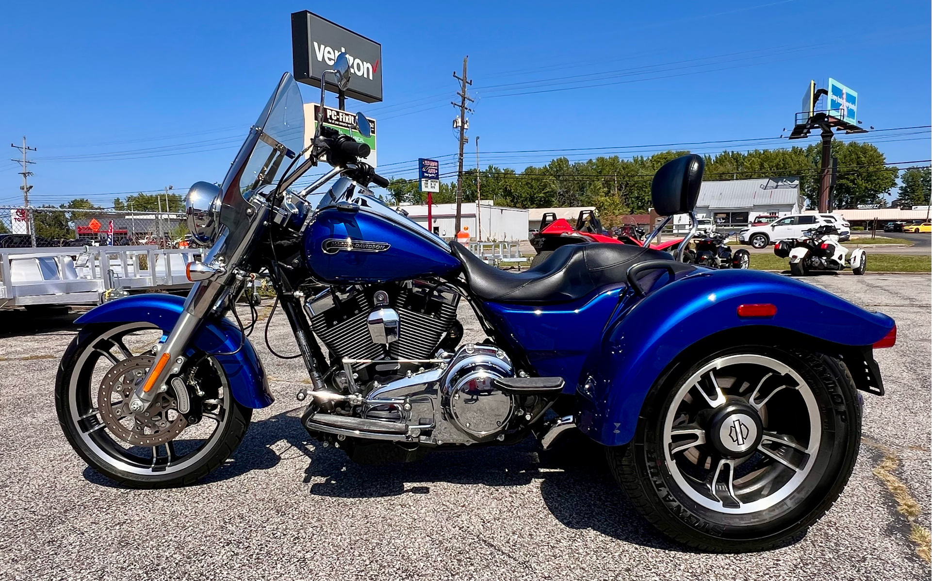 2015 Harley-Davidson Freewheeler™ in Madison, Indiana - Photo 1