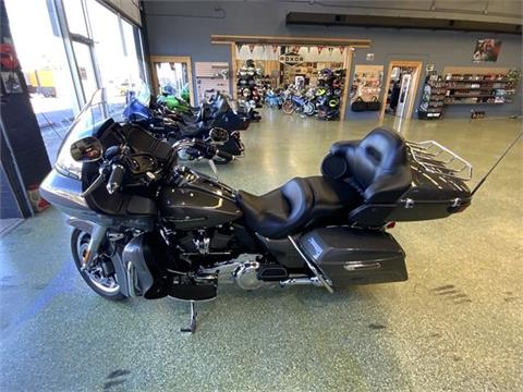 2018 Harley-Davidson Road Glide® Ultra in Madison, Indiana - Photo 3