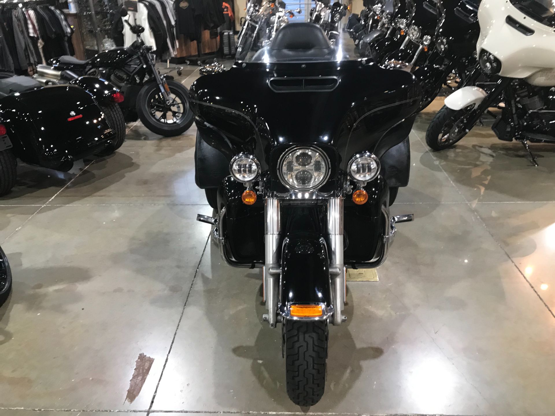 2015 Harley-Davidson Tri Glide® Ultra in Kingwood, Texas - Photo 4