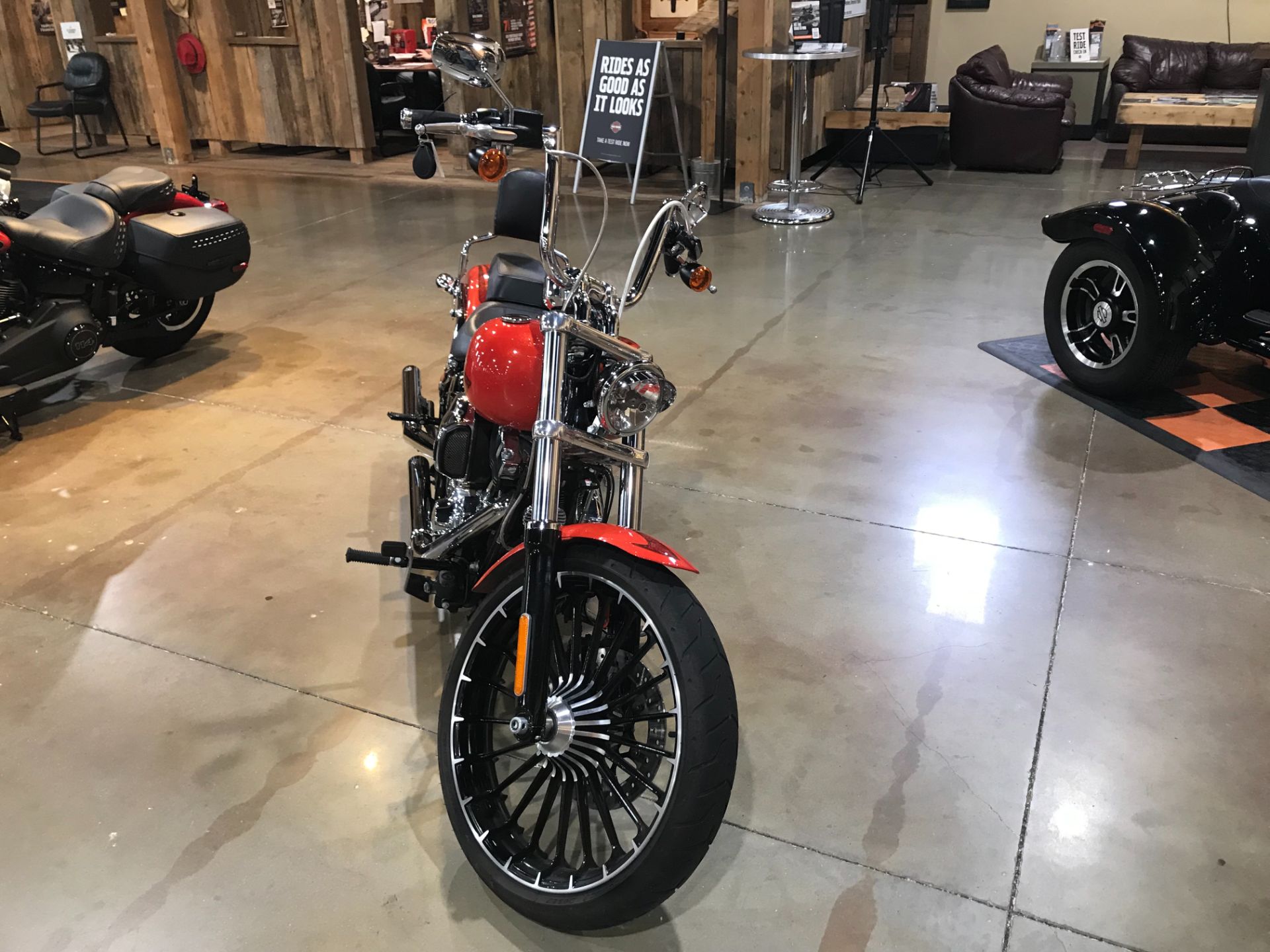 2013 Harley-Davidson Softail® Breakout® in Kingwood, Texas - Photo 4