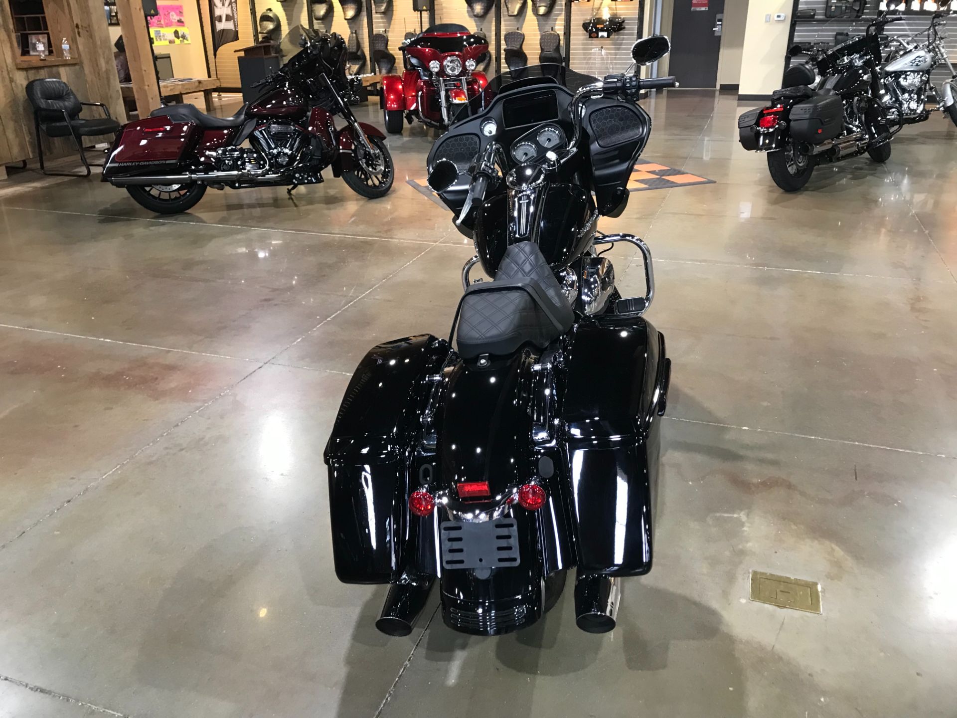2019 Harley-Davidson Road Glide® in Kingwood, Texas - Photo 2