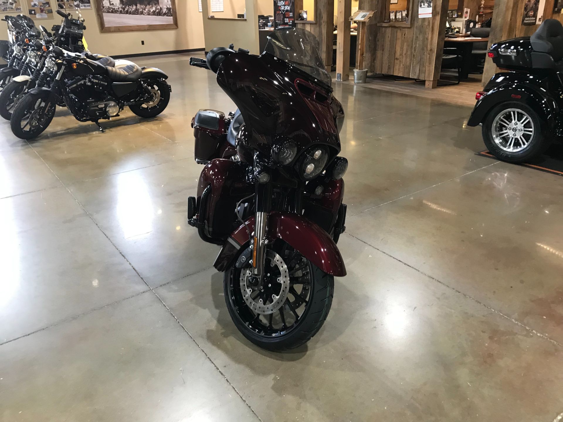 2019 Harley-Davidson CVO™ Street Glide® in Kingwood, Texas - Photo 4