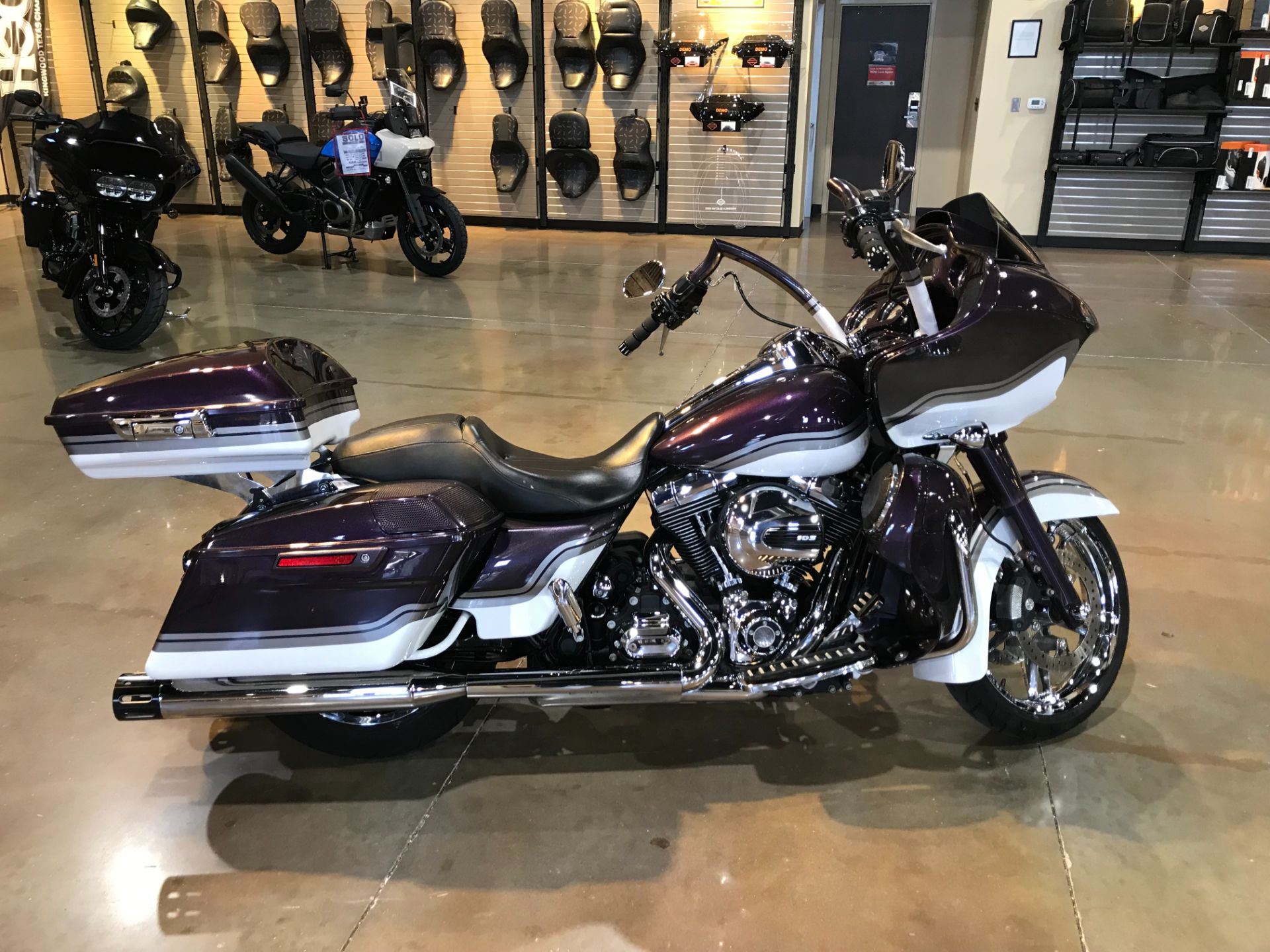 2016 Harley-Davidson Road Glide® Special in Kingwood, Texas - Photo 1