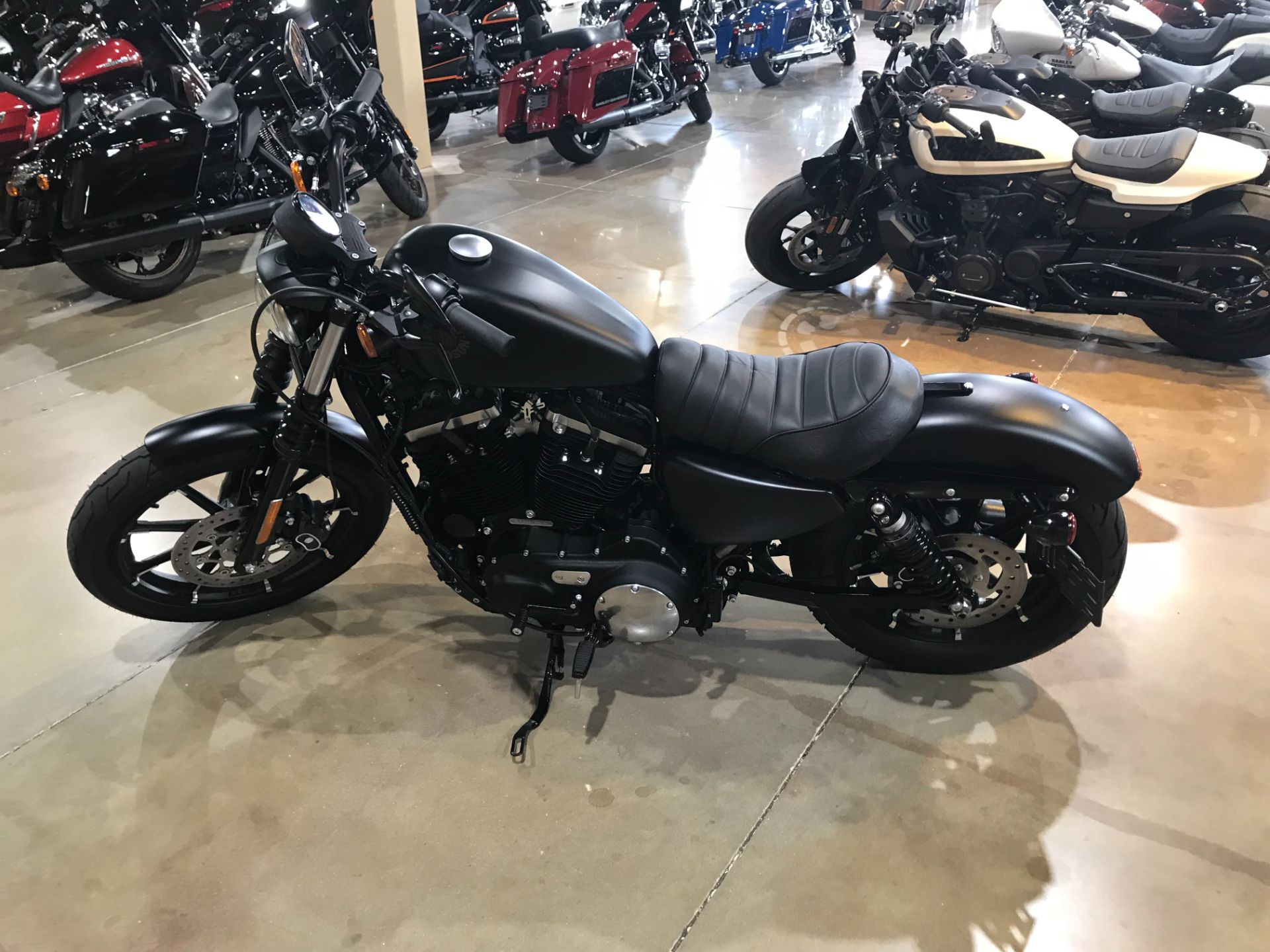 2022 Harley-Davidson Iron 883™ in Kingwood, Texas - Photo 3