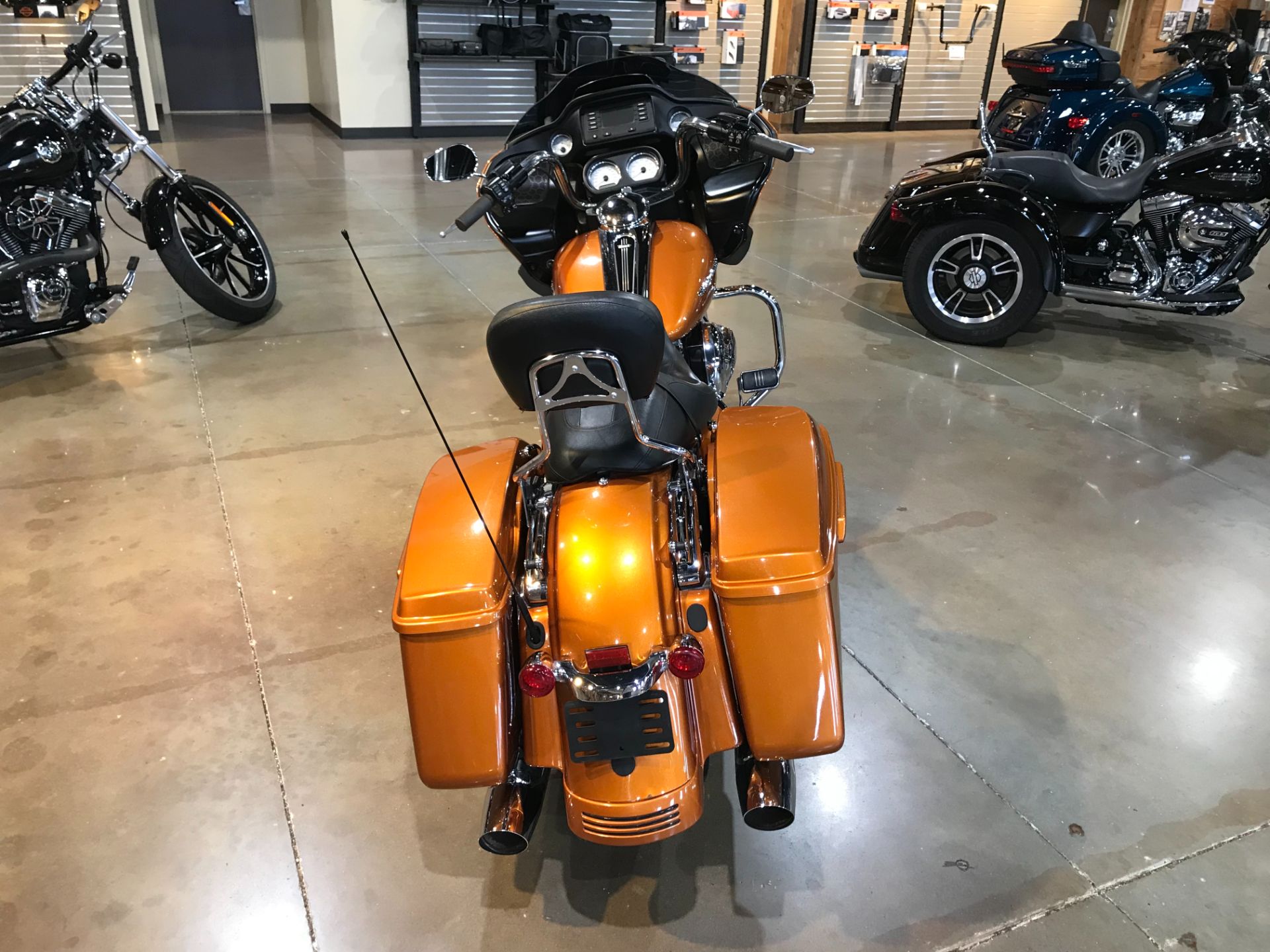 2016 Harley-Davidson Road Glide® in Kingwood, Texas - Photo 2