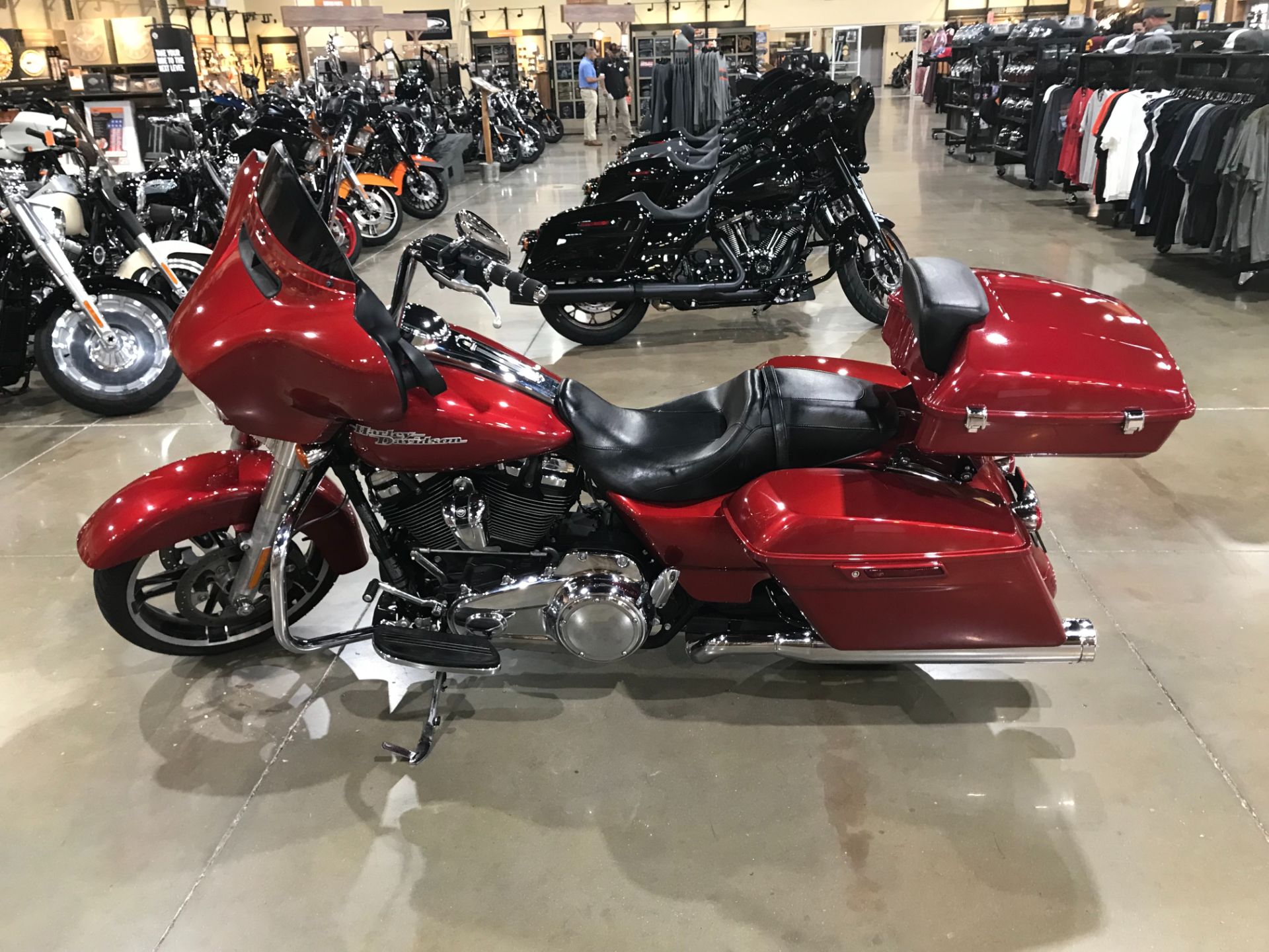 2019 Harley-Davidson Street Glide® in Kingwood, Texas - Photo 3