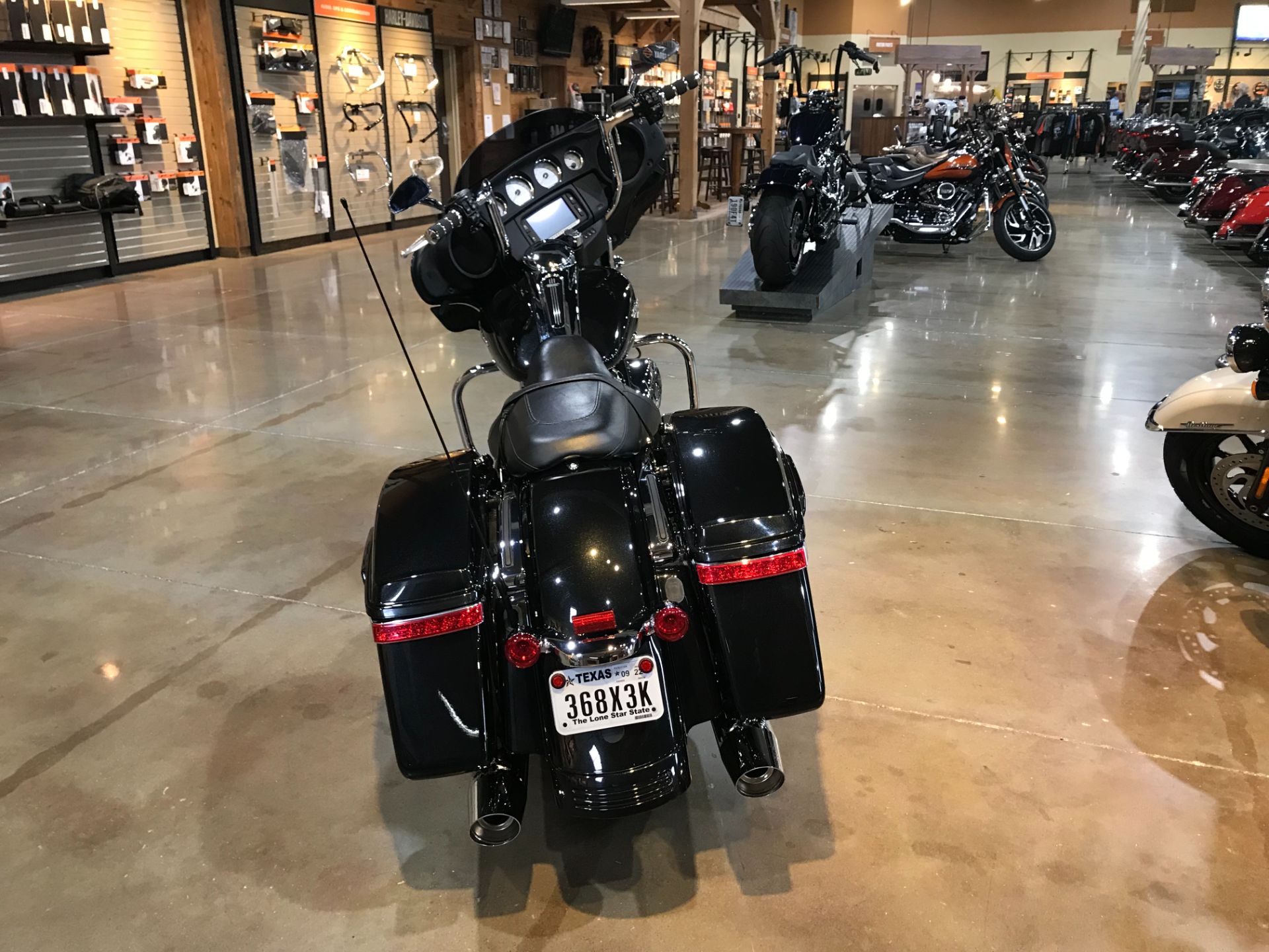 2018 Harley-Davidson Street Glide® in Kingwood, Texas - Photo 4