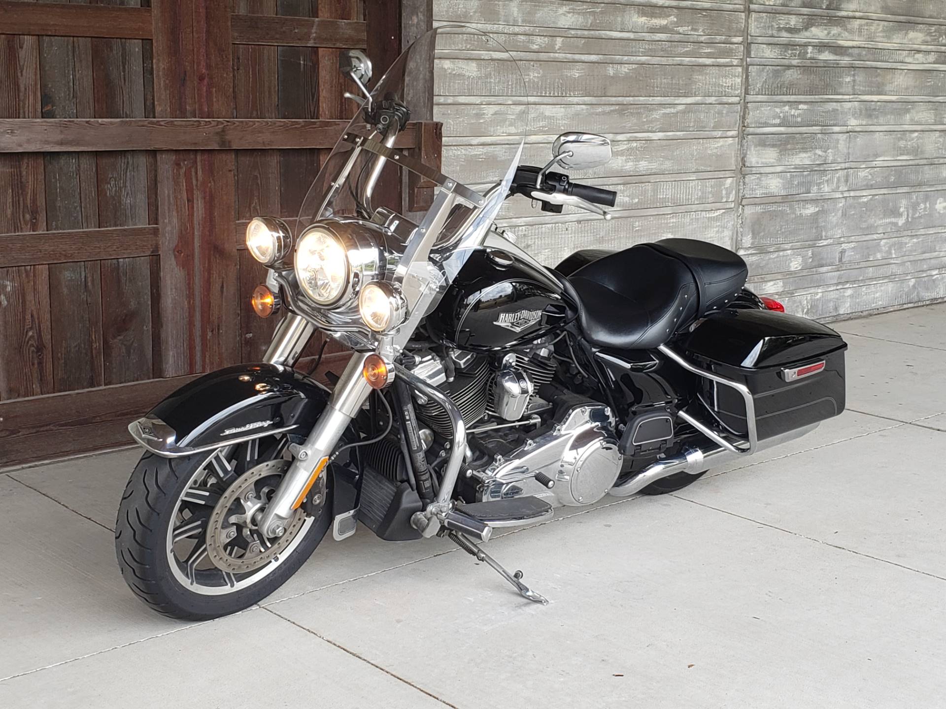 2017 road king accessories