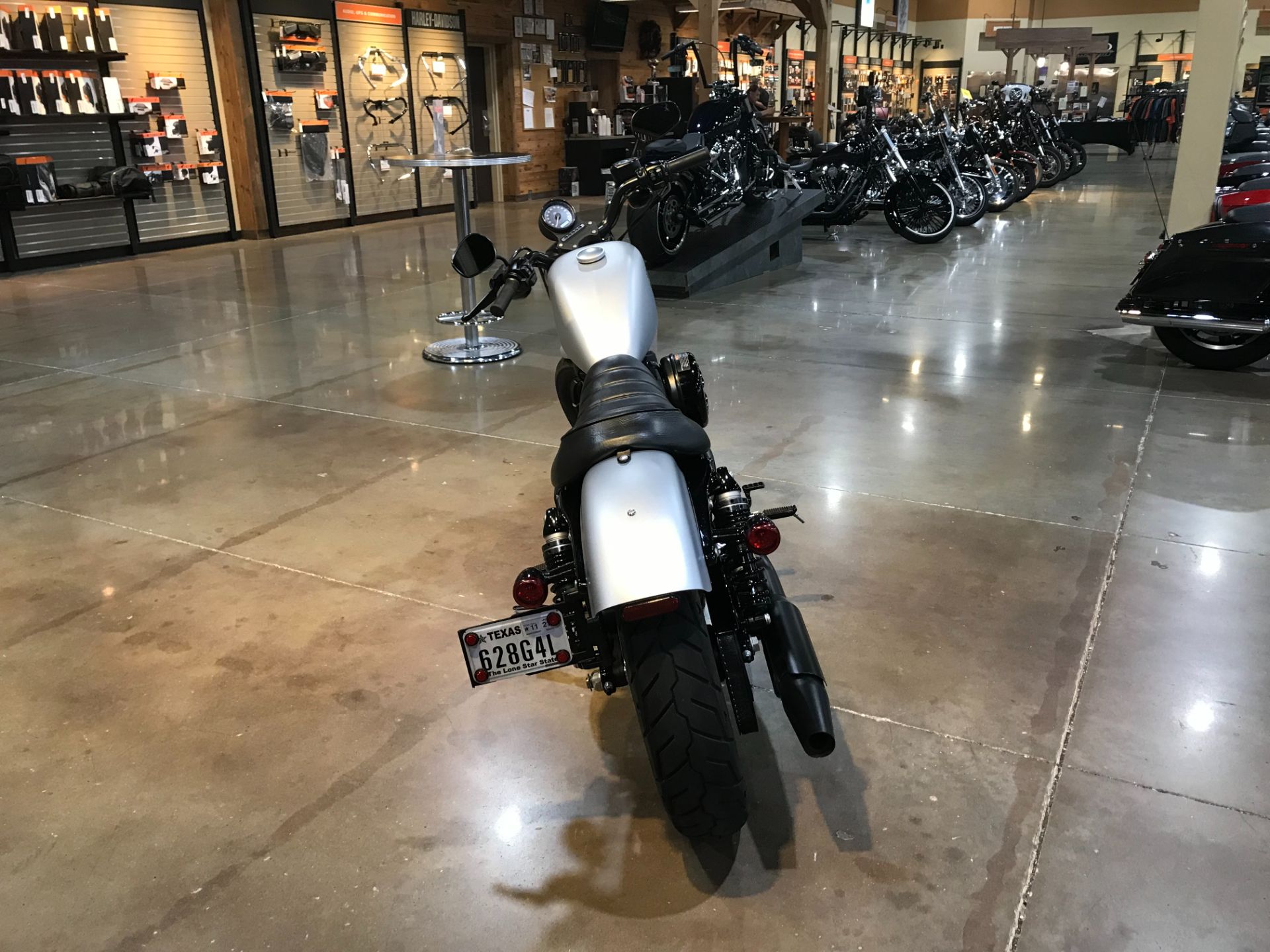 2020 Harley-Davidson Iron 883™ in Kingwood, Texas - Photo 4