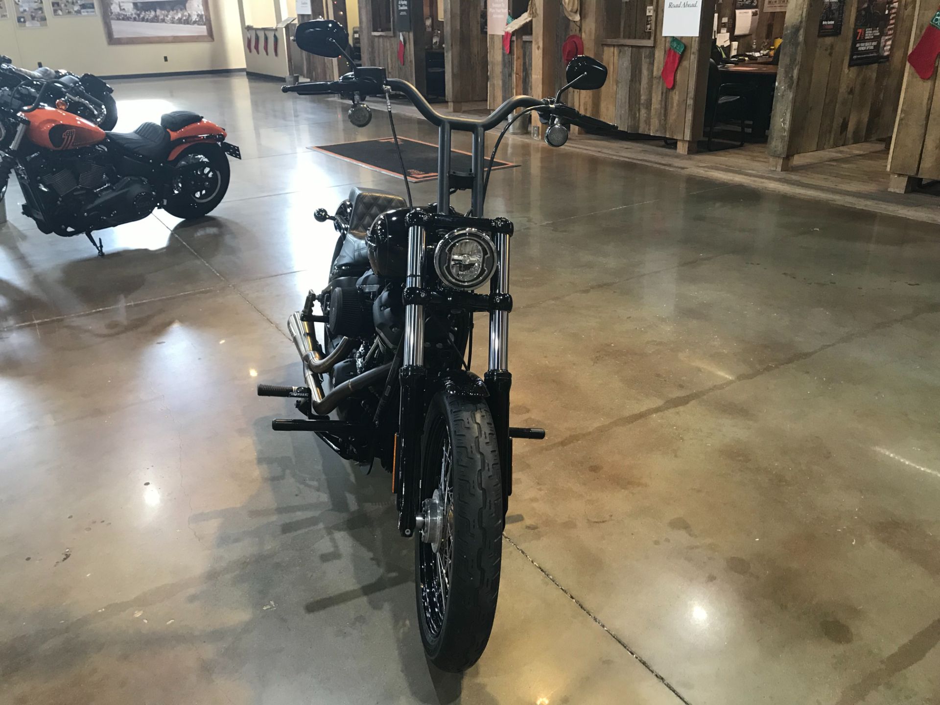 2018 Harley-Davidson Street Bob® 107 in Kingwood, Texas - Photo 2