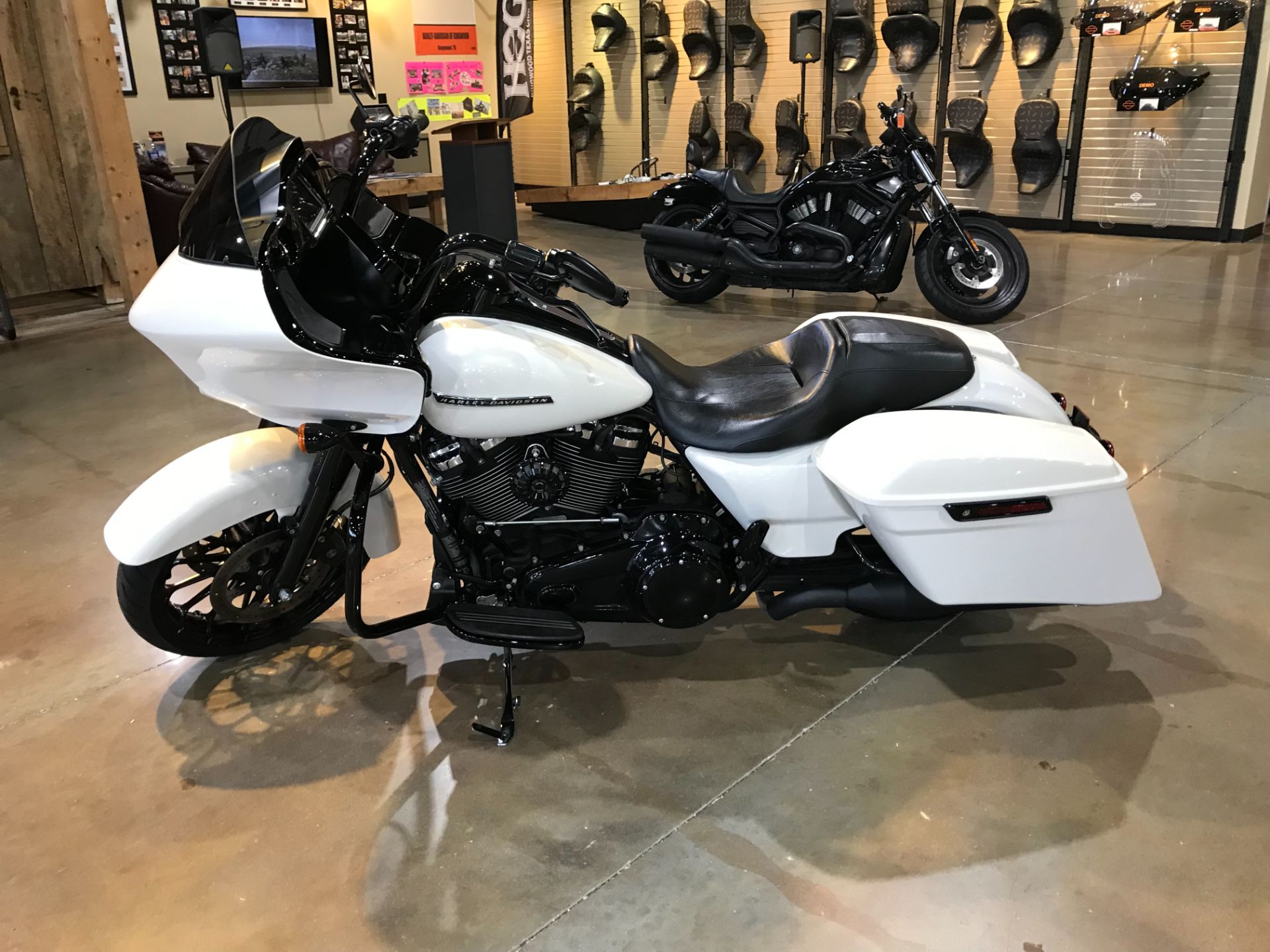 2018 Harley-Davidson Road Glide® Special in Kingwood, Texas - Photo 3