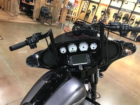 2017 Harley-Davidson Street Glide® Special in Kingwood, Texas - Photo 5