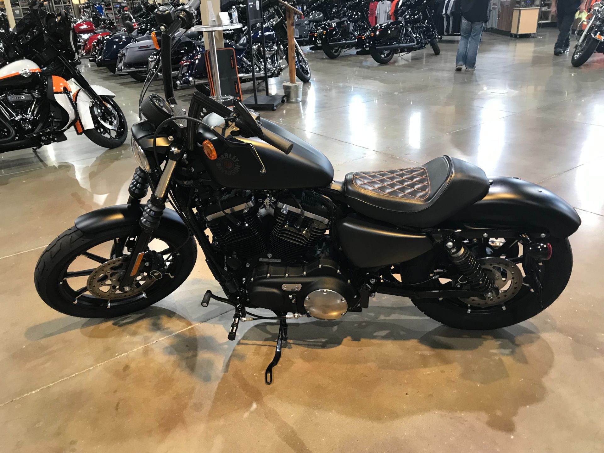 2021 Harley-Davidson Iron 883™ in Kingwood, Texas - Photo 3