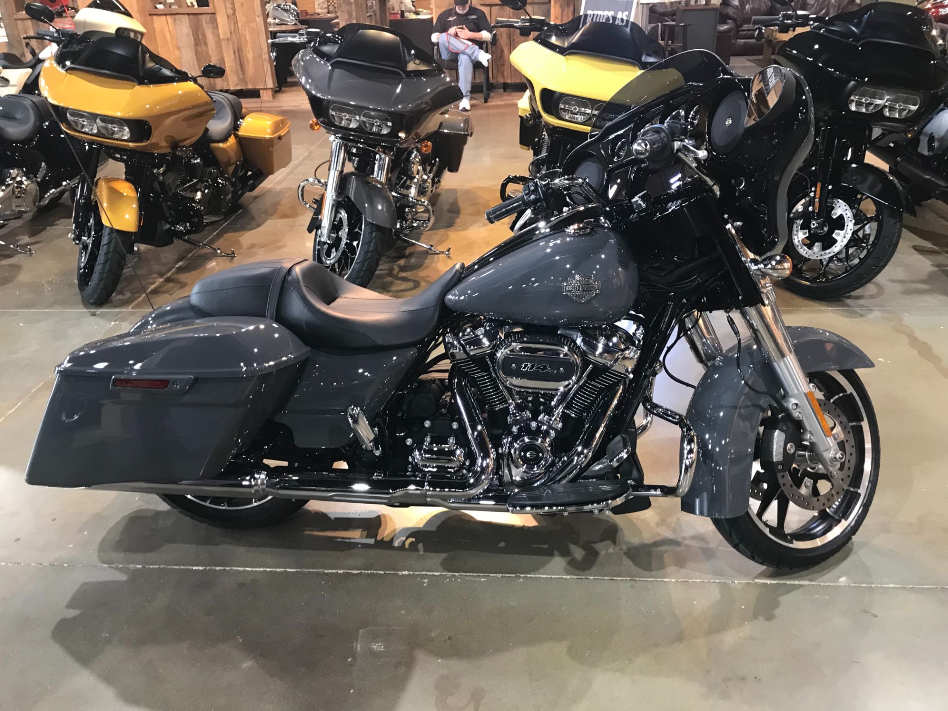 2022 Harley-Davidson Street Glide® Special in Kingwood, Texas - Photo 1