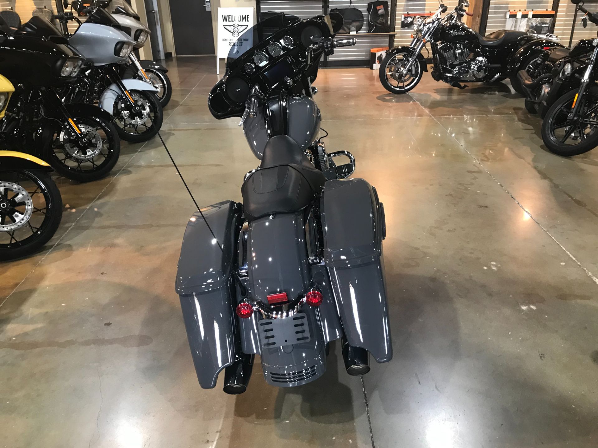 2022 Harley-Davidson Street Glide® Special in Kingwood, Texas - Photo 2