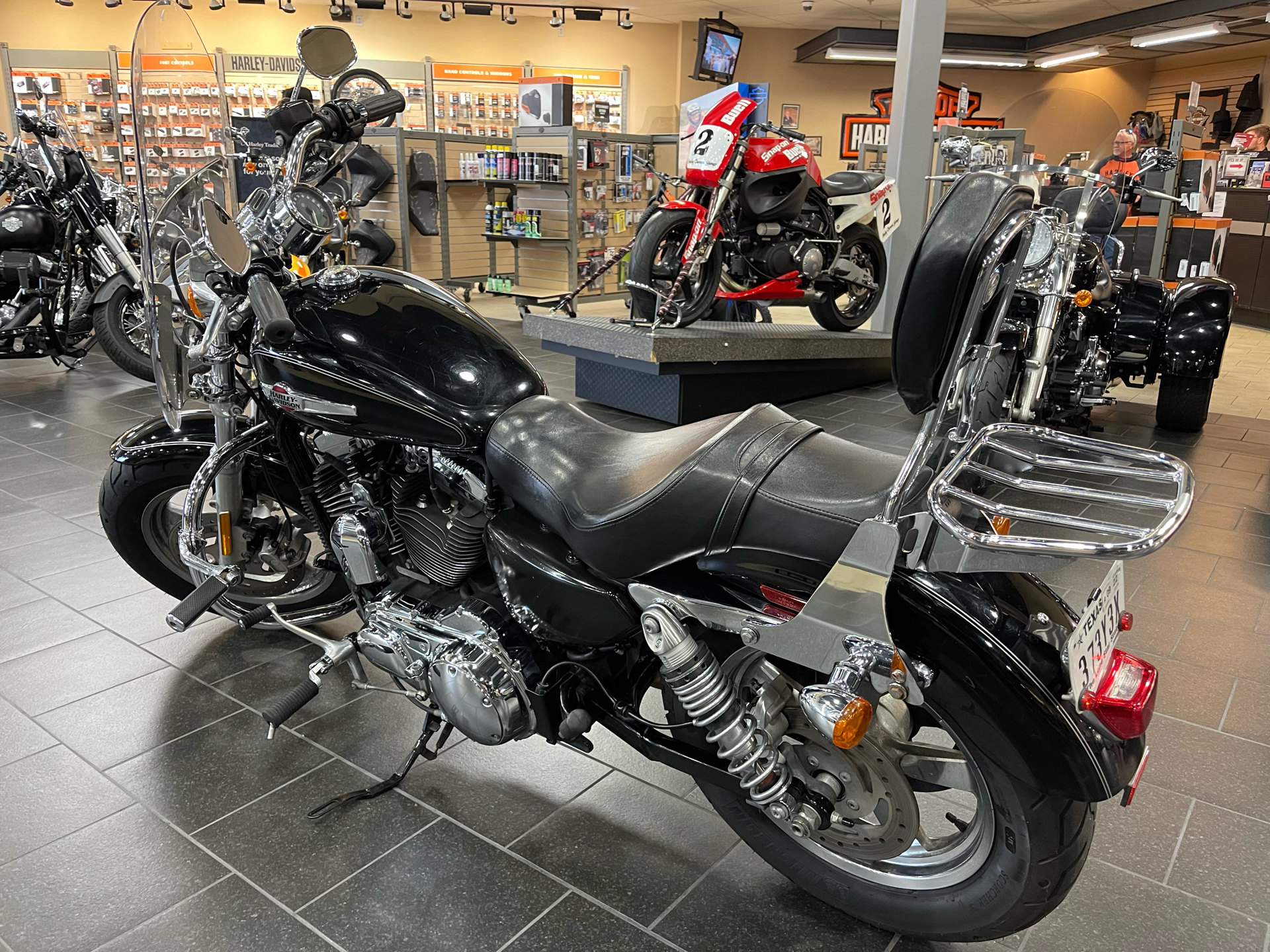 2016 Harley-Davidson 1200 Custom in The Woodlands, Texas - Photo 4
