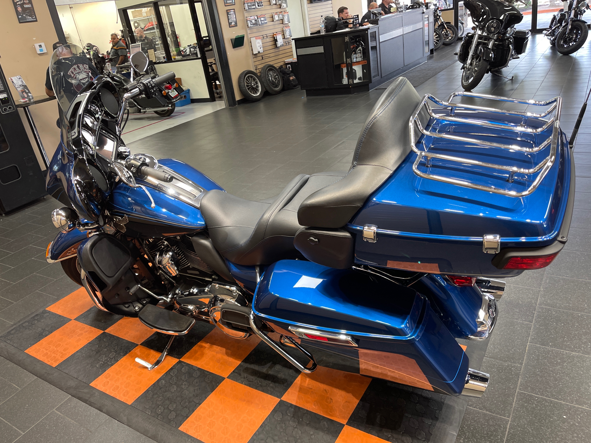 2018 Harley-Davidson 115th Anniversary Ultra Limited in The Woodlands, Texas - Photo 4