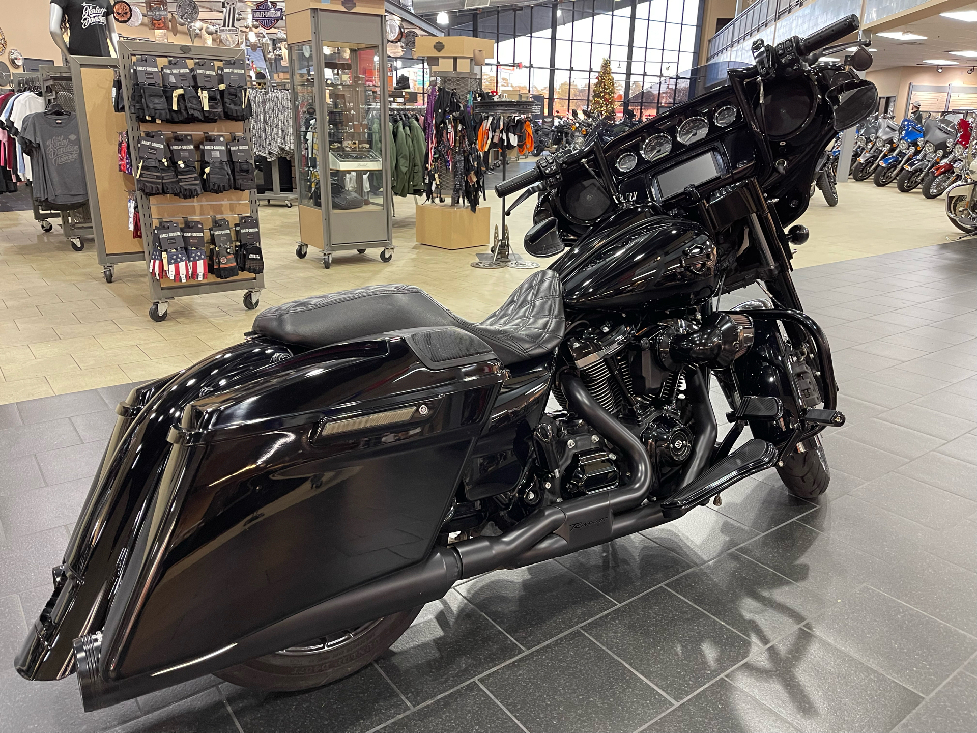 2018 Harley-Davidson Street Glide® Special in The Woodlands, Texas - Photo 6