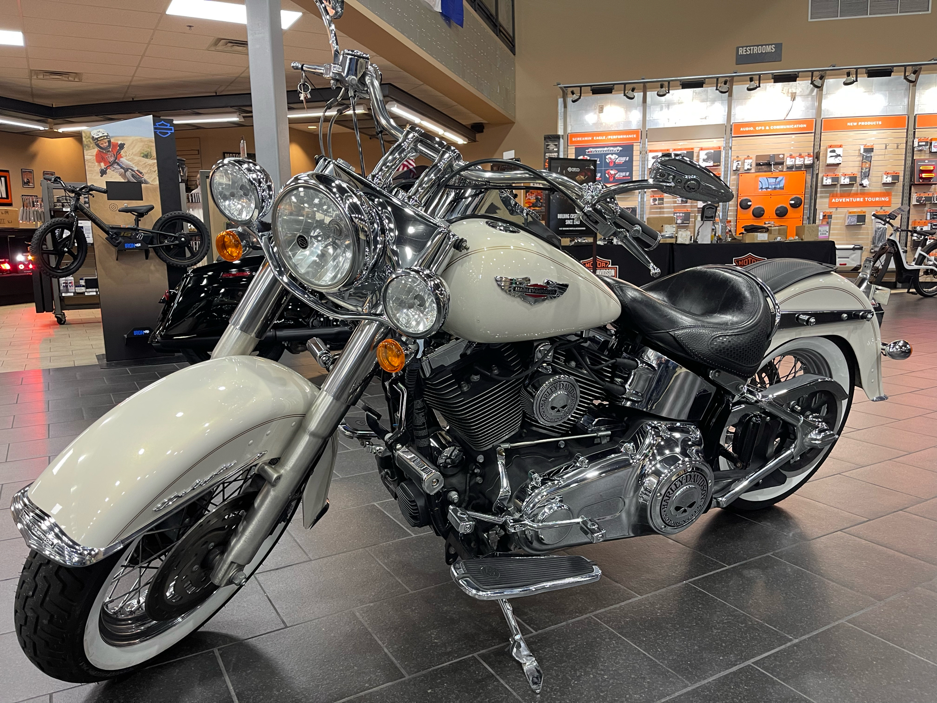 2014 Harley-Davidson Softail® Deluxe in The Woodlands, Texas - Photo 3