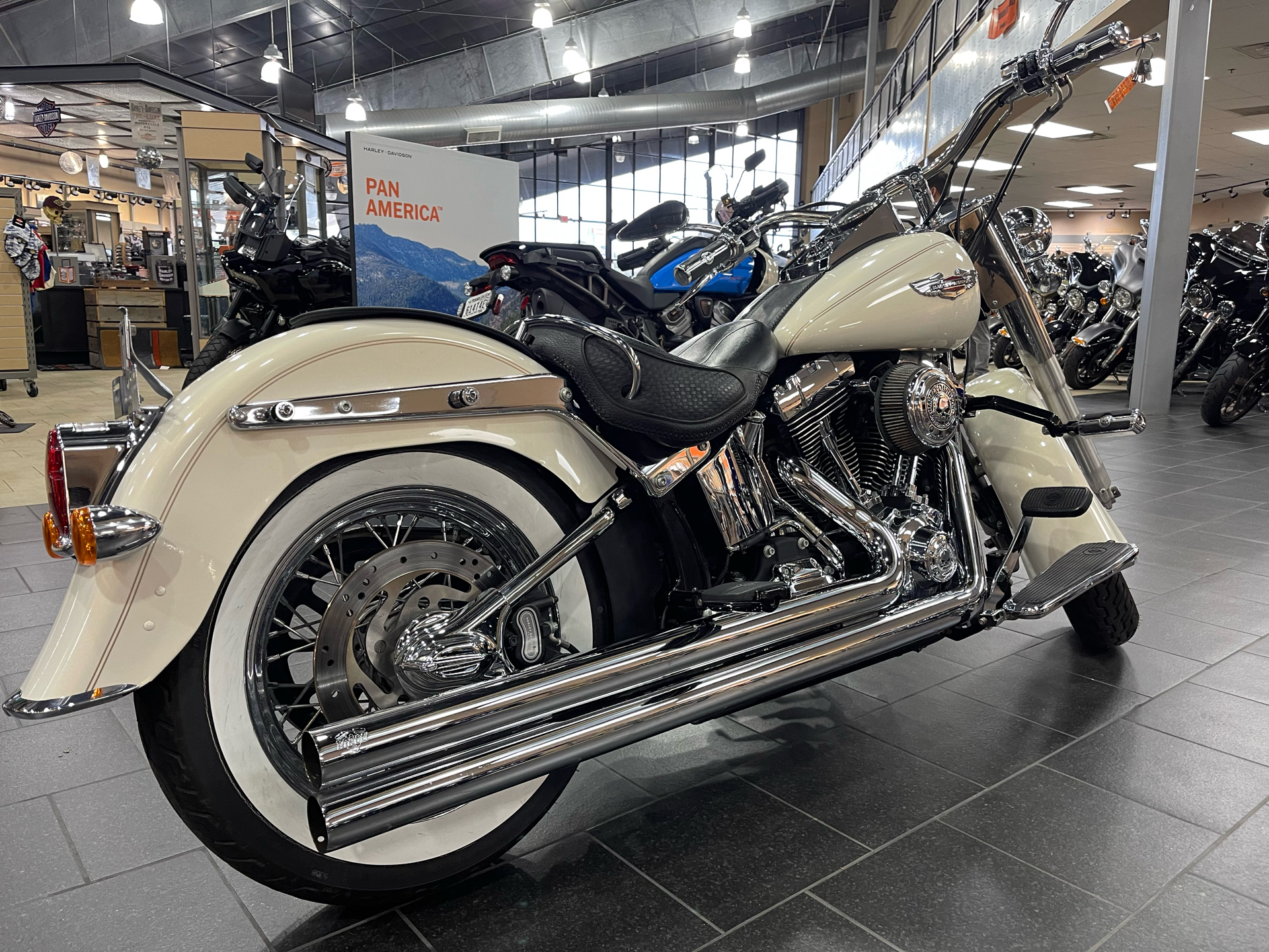 2014 Harley-Davidson Softail® Deluxe in The Woodlands, Texas - Photo 5