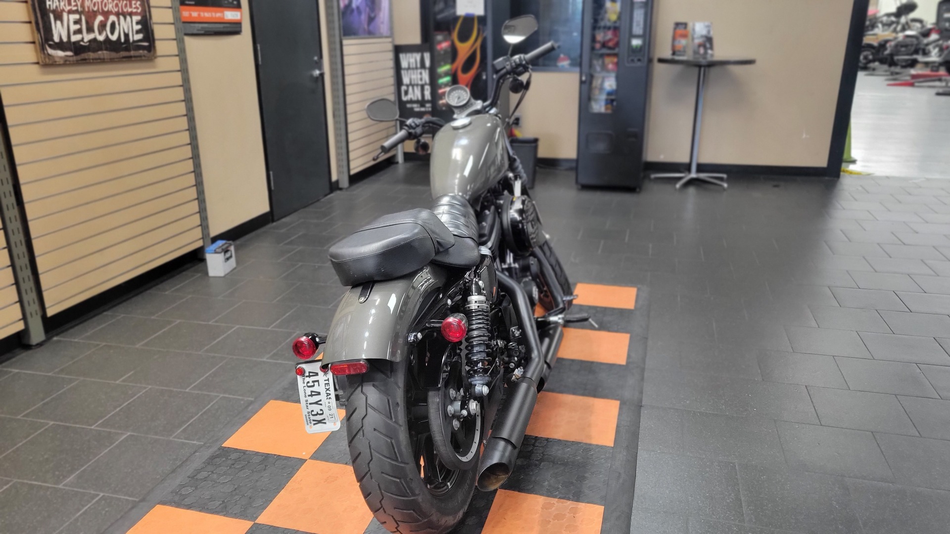 2019 Harley-Davidson Iron 883™ in The Woodlands, Texas - Photo 5