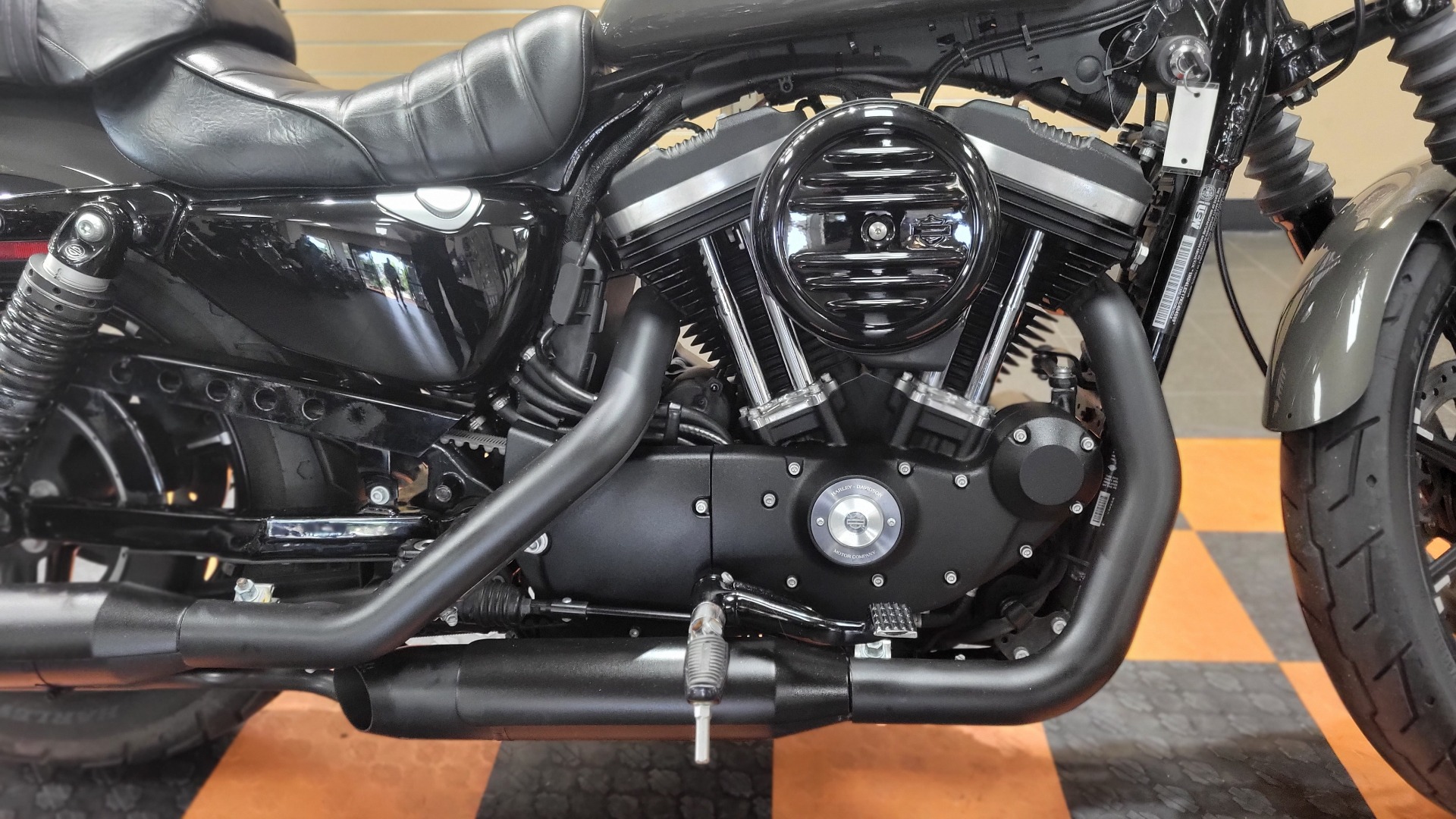 2019 Harley-Davidson Iron 883™ in The Woodlands, Texas - Photo 8