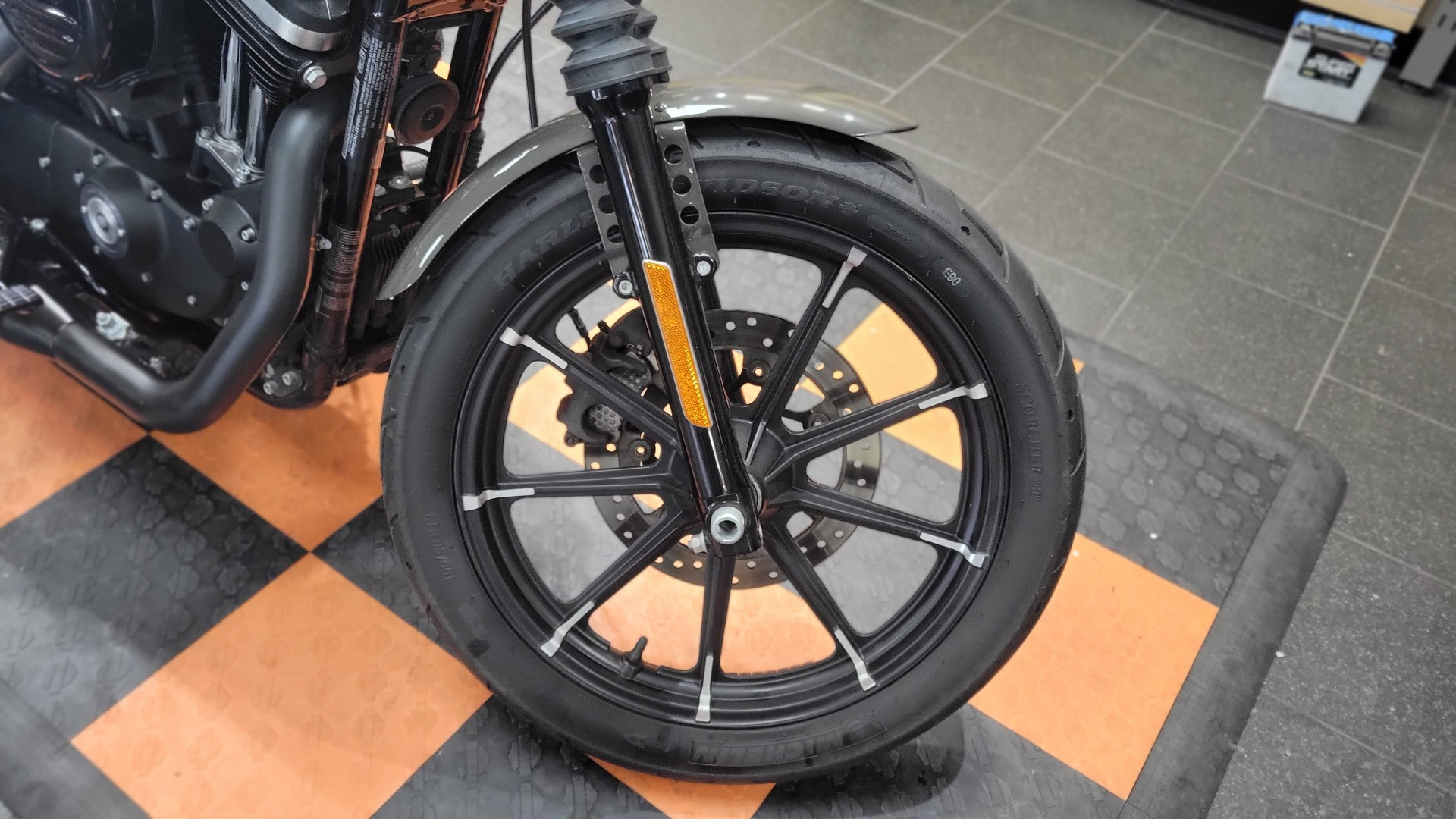 2019 Harley-Davidson Iron 883™ in The Woodlands, Texas - Photo 11