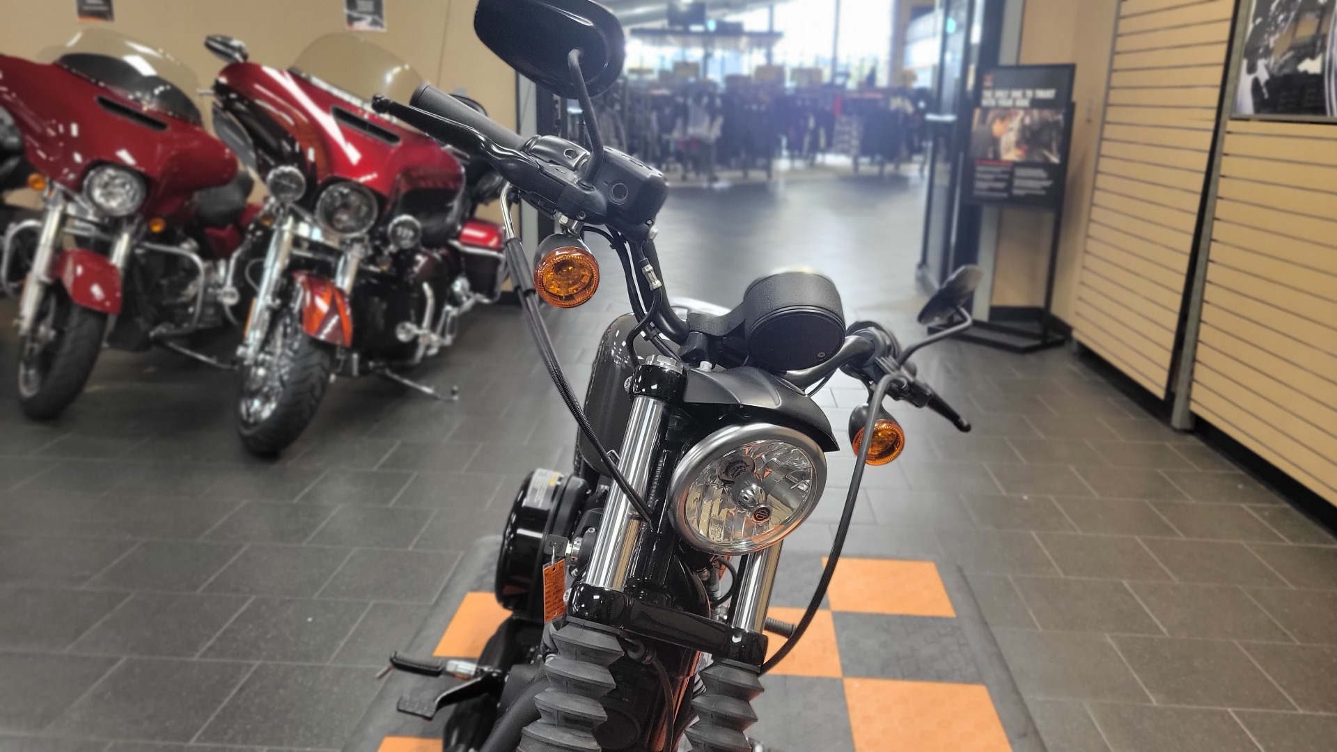 2019 Harley-Davidson Iron 883™ in The Woodlands, Texas - Photo 12